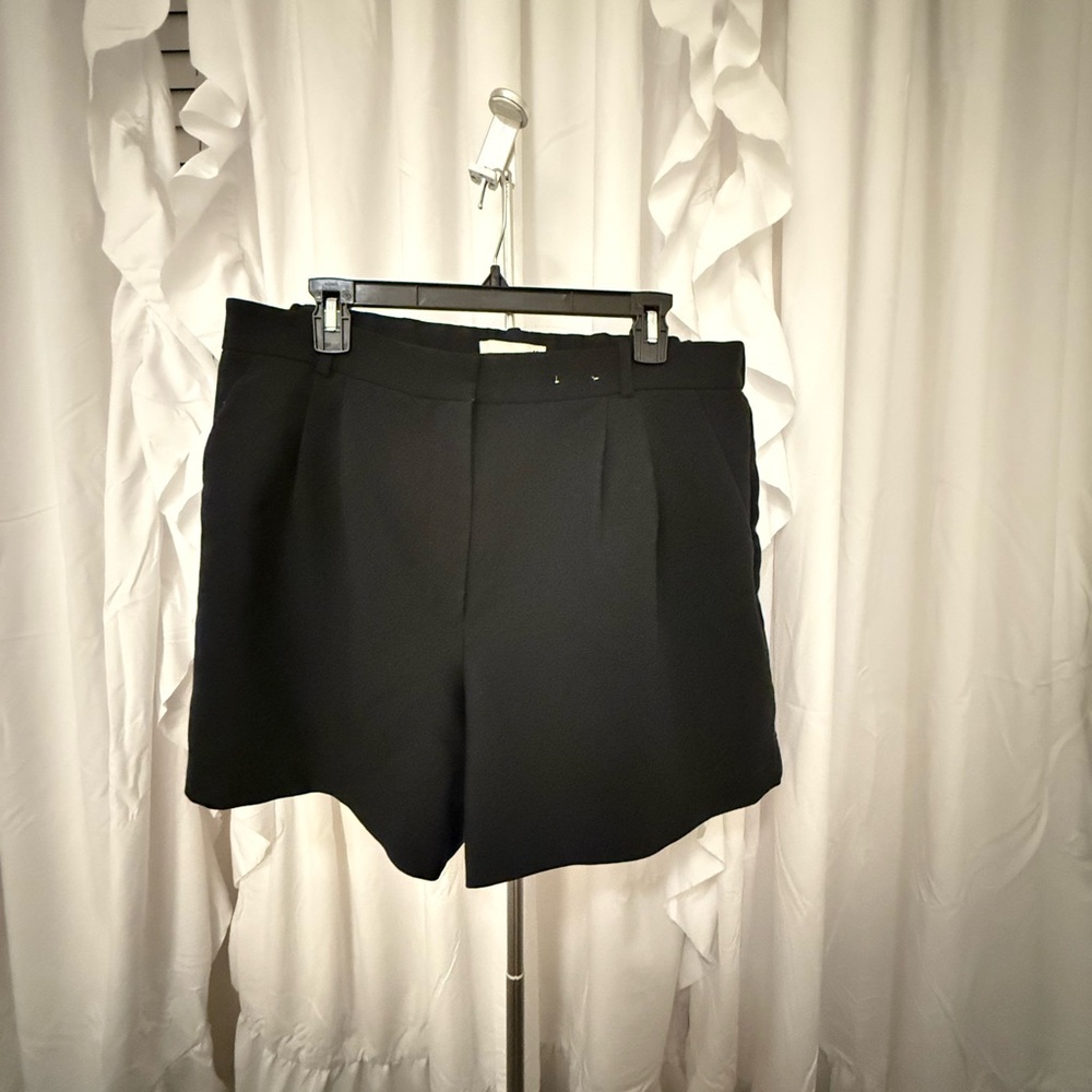 Black Women's Tailored Shorts